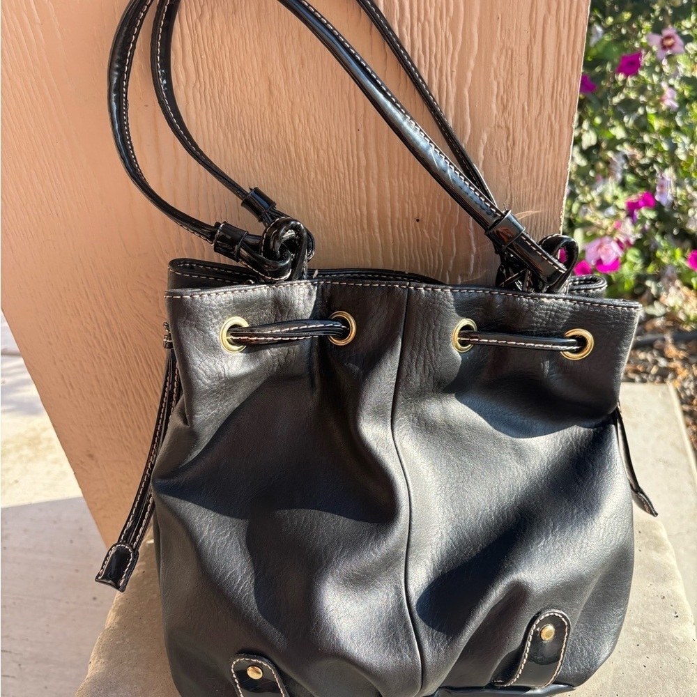 Chic Black Drawstring Shoulder Bag